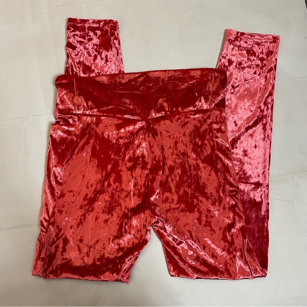NWT New $75 Fabletics Red Crushed Velour Crossover Legging Size S - Picture 4 of 10